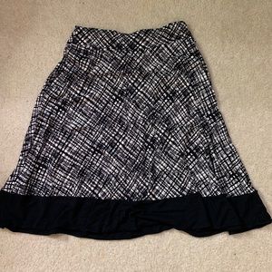 Mid length skirt